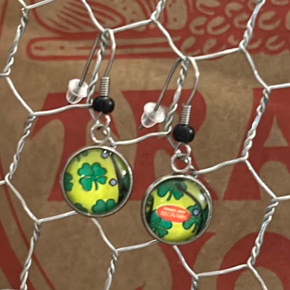 Trader Joe’s earrings 12mm clover - Picture 1 of 3